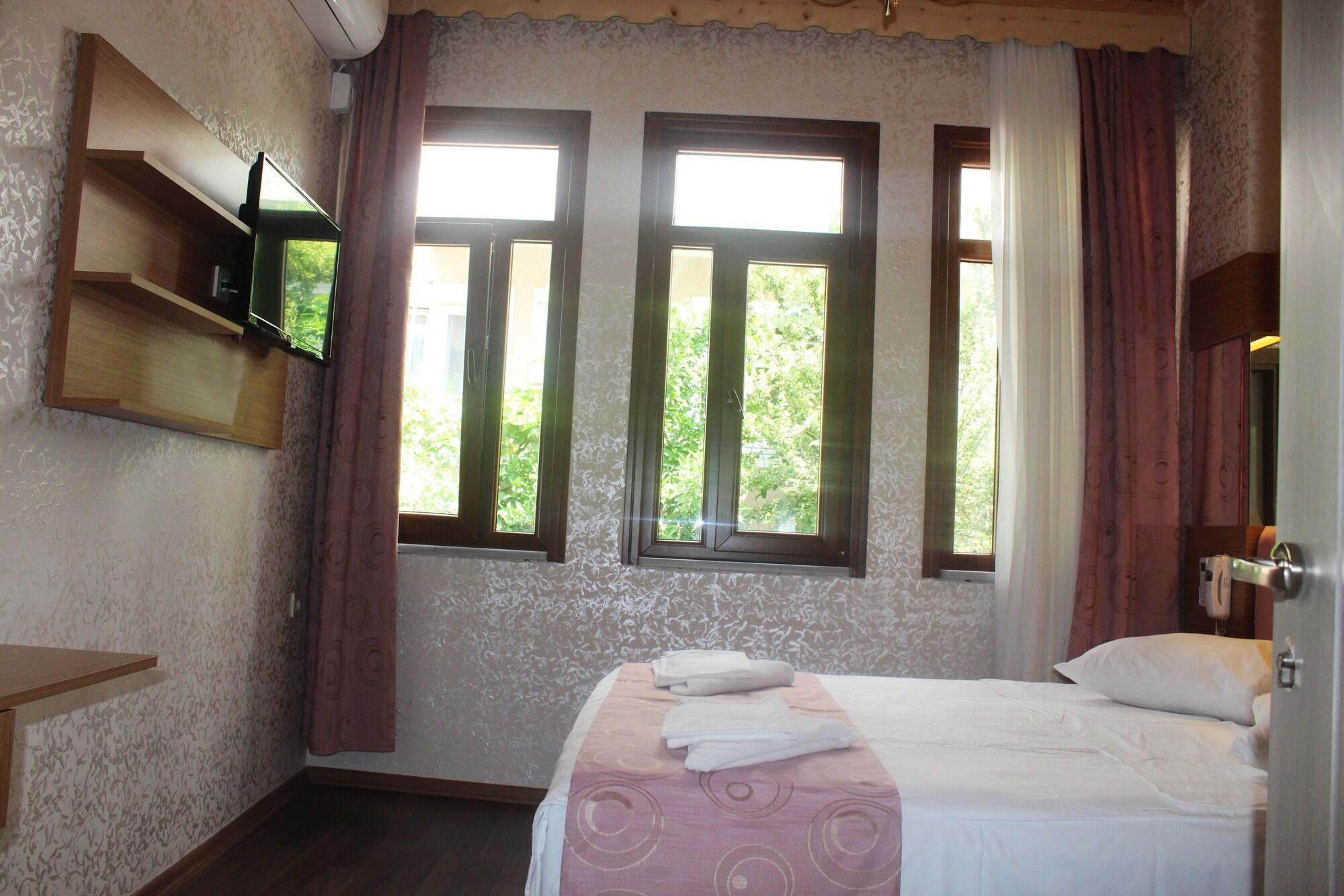 Hotel Megaron Provincia di Provincia di Istanbul Esterno foto